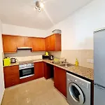 Stunning C106 With Balcony Looking Over Pool Apartman Péjia