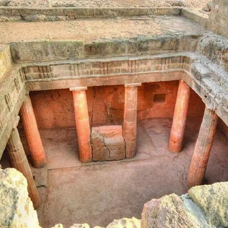 Apartment Stunning C106 With Balcony Looking Over Pool