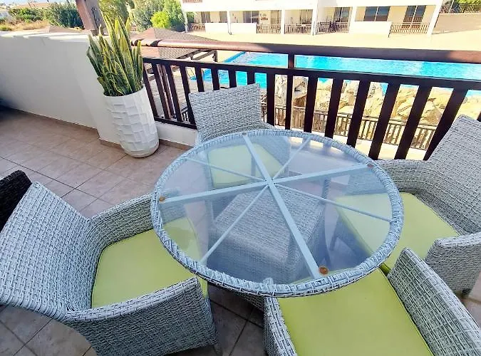 Apartmán Stunning C106 With Balcony Looking Over Pool Pegeia