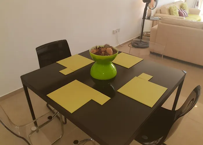 Stunning C106 With Balcony Looking Over Pool Apartament *