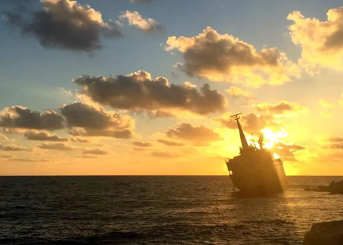 Stunning C106 With Balcony Looking Over Pool *